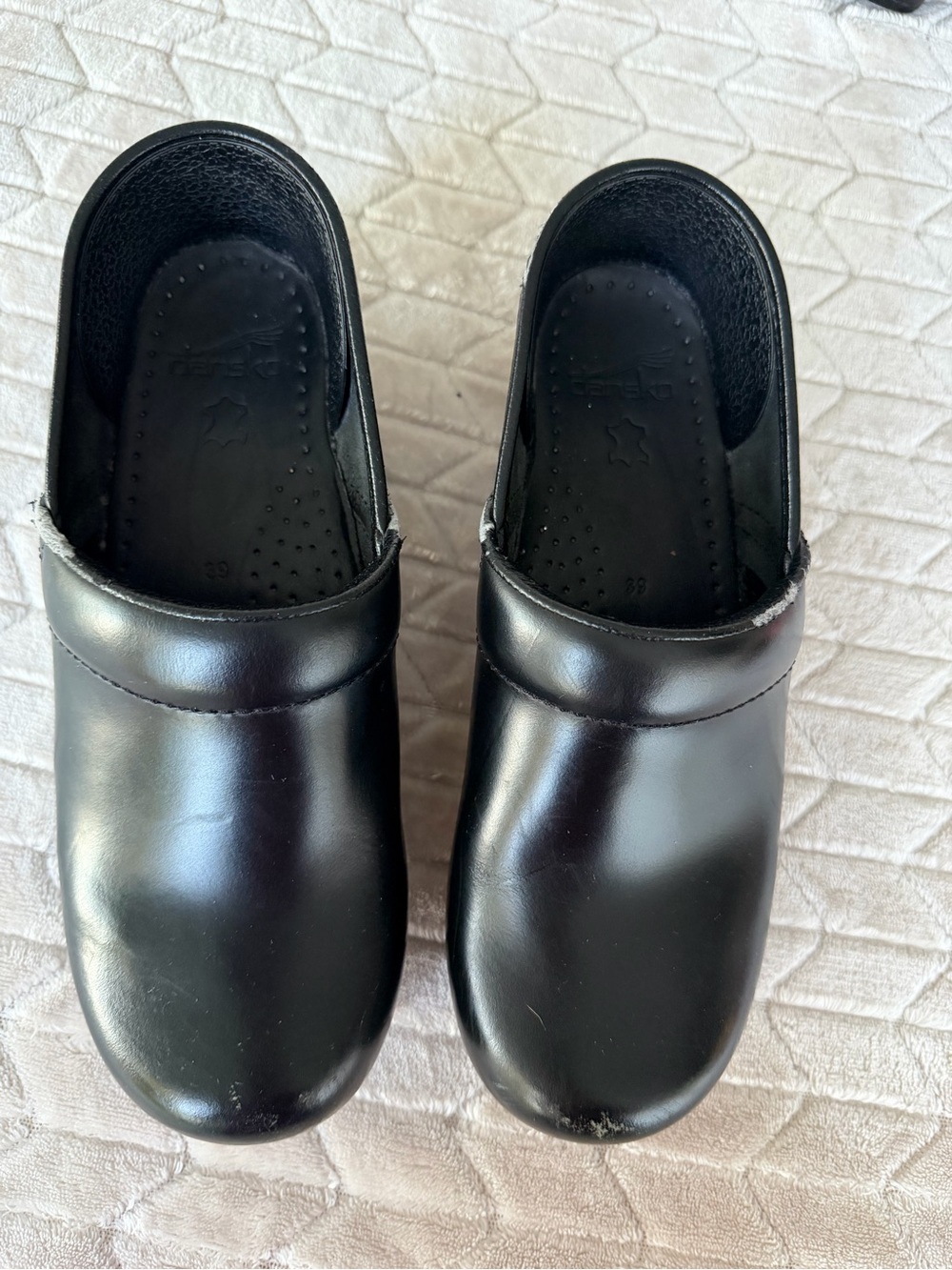 Dansko Professional Clogs 39 8.5-9 Black Leather Slip-On Comfort Clogs